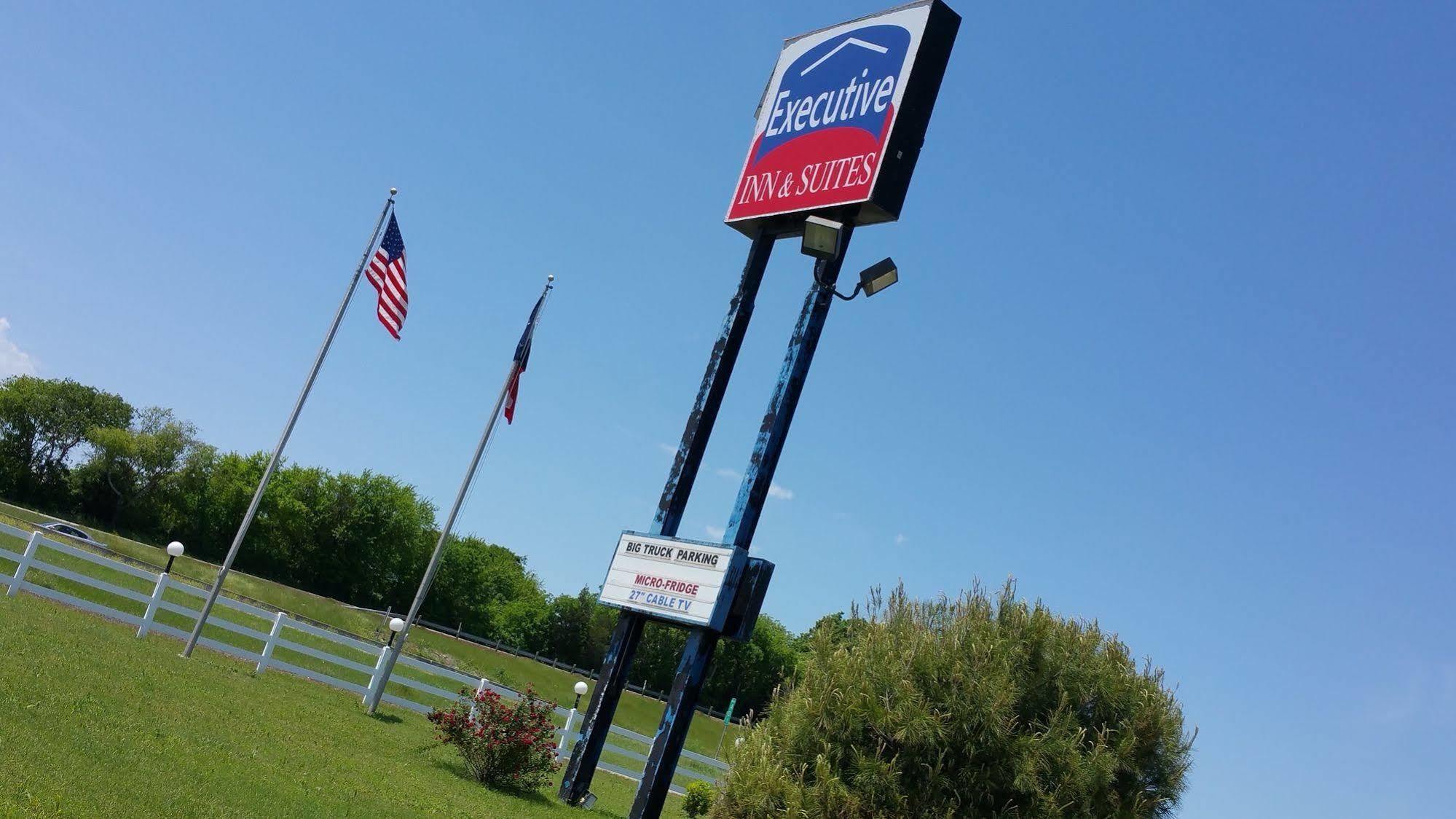 Executive Inn And Suites Waxahachie Buitenkant foto