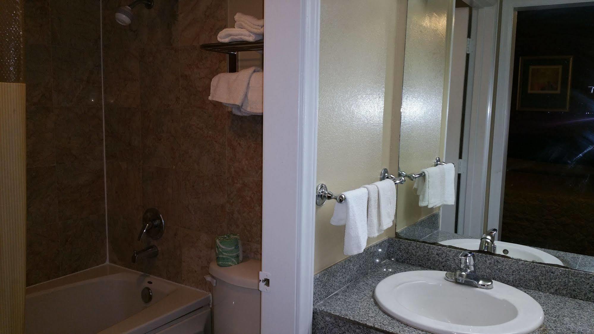 Executive Inn And Suites Waxahachie Buitenkant foto