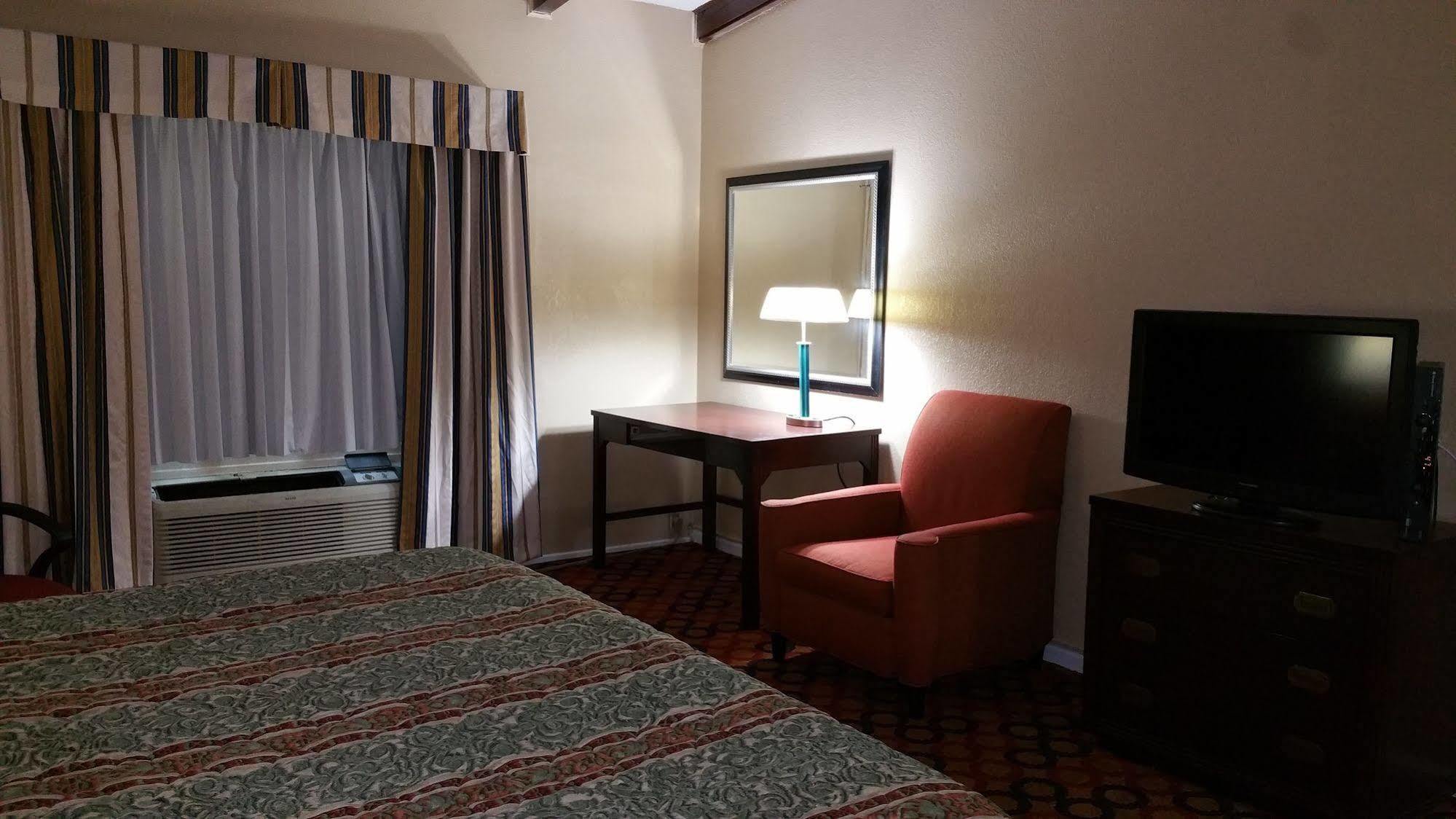 Executive Inn And Suites Waxahachie Buitenkant foto